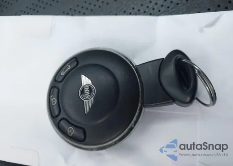 2009 Mini Cooper S from USA, damaged, VIN WMWMF73589TT94677